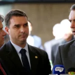 Flávio Bolsonaro faz aceno a Tarcísio e cita troca de delegado da PF e endividamento Flávio Bolsonaro faz aceno a Tarcísio e cita troca de delegado da PF e endividamento
