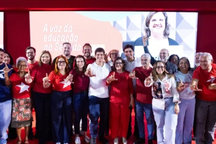 Teresa Leitão reúne aliados no Recife e reforça apoio a João Campos para 2026 Teresa Leitão reúne aliados no Recife e reforça apoio a João Campos para 2026