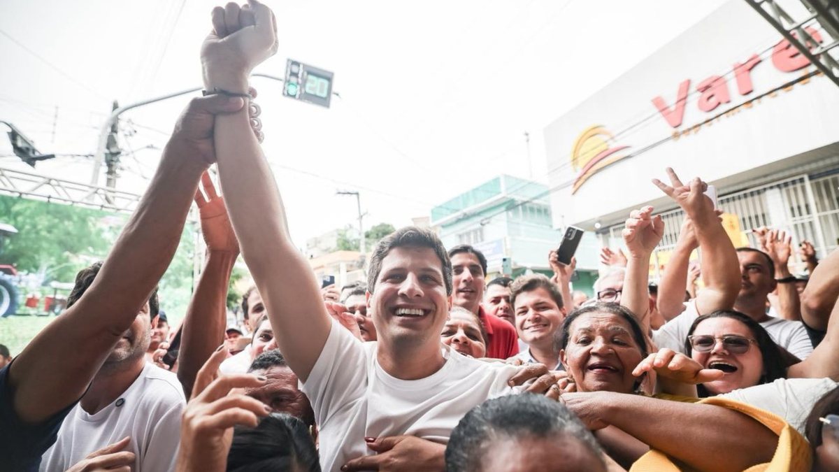 João Campos dispara contra Raquel Lyra: “não dá conta”